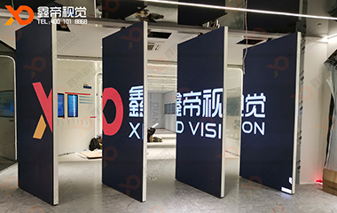 杭州迪安診斷旋轉(zhuǎn)開合LED藝術(shù)門項目